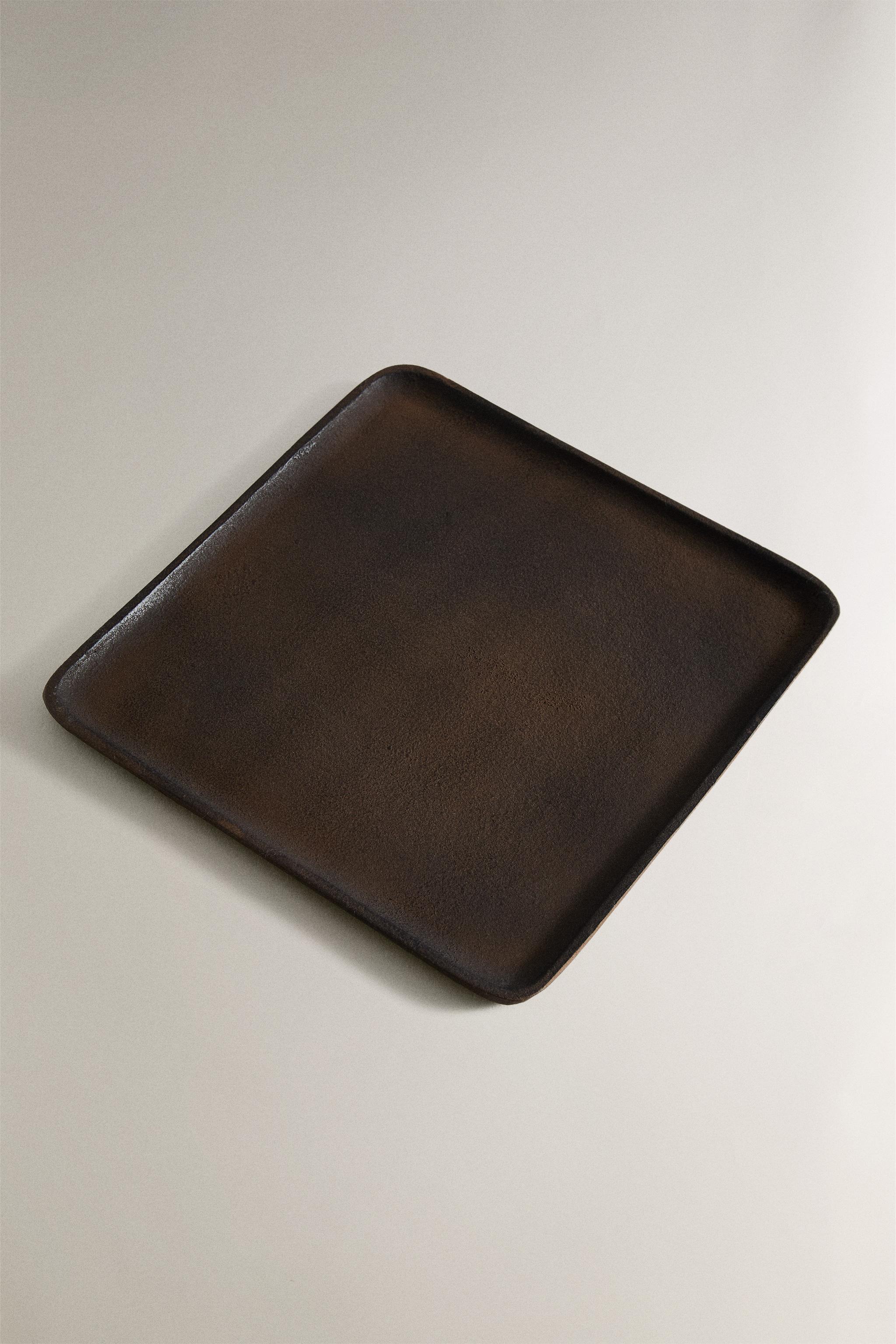 BLACK METAL TRAY